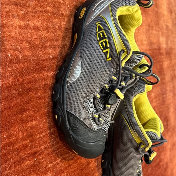 KEEN Kids' Gray and Yellow Shoes - Picture 3 of 7